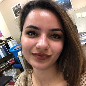 Meet your Posher, Melike